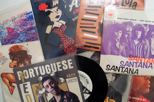Djing with 45 vinyls