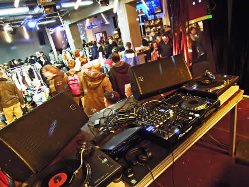 DJing Nachteulen Flohmarkt /All Night Flea Market - Z-Bau Nürnberg