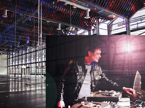 Matth Fame dj-ing at exhibition hall